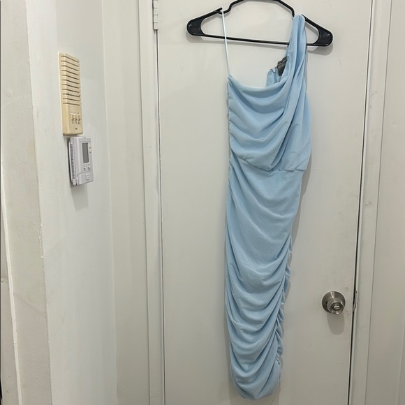 Elegant Light Blue One-Shoulder Dress - Picture 1 of 4